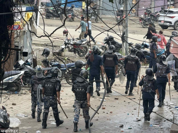 इटहरीमा जेनजीको प्रदर्शनका क्रममा १२ जना सुरक्षाकर्मी घाइते