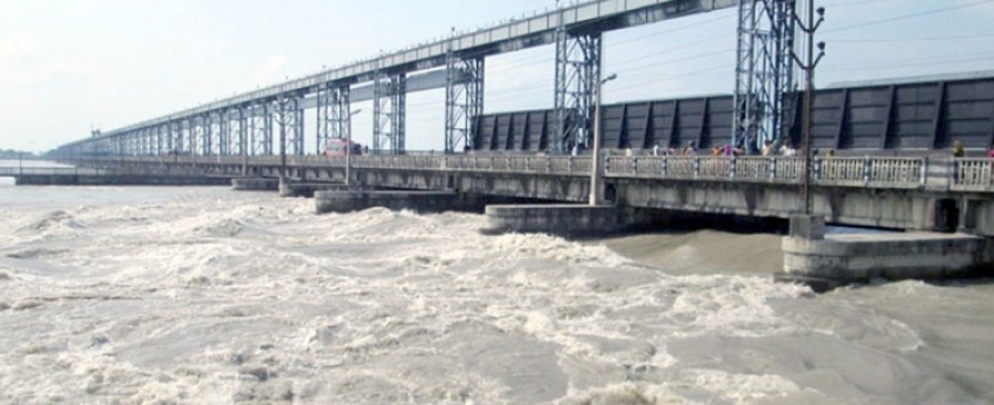 कोशी ब्यारेजका ३४ ढोका खोलिए
