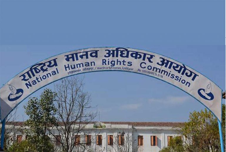 ‘मानव अधिकार आयोगको गाडीमा आगजानी’
