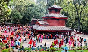 बागलुङ कालिका मन्दिरमा दर्शनार्थी घटे