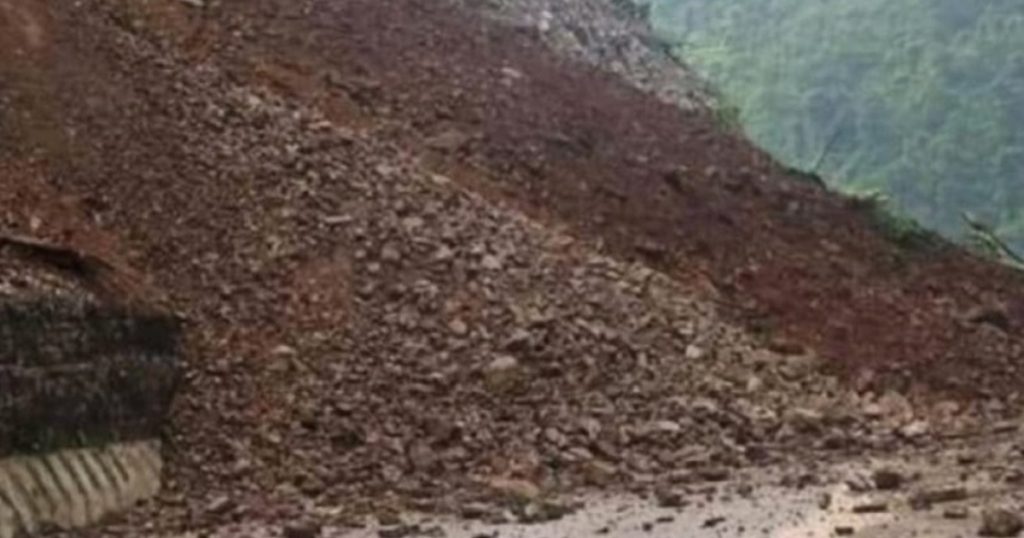 पृथ्वीराजमार्गमा यातायात अवरुद्ध
