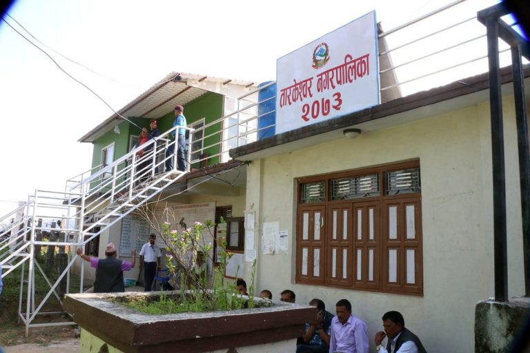 क्षतिग्रस्त तारकेश्वर नगरपालिकाका कामकाज नियमित सञ्चालनमा