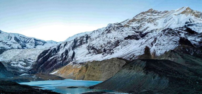 अन्नपूर्ण आधार शिविरमा पदयात्रा रोकियो, पर्यटकलाई नारच्याङ र भुरुङ्ग तातोपानीमा ल्याइयो