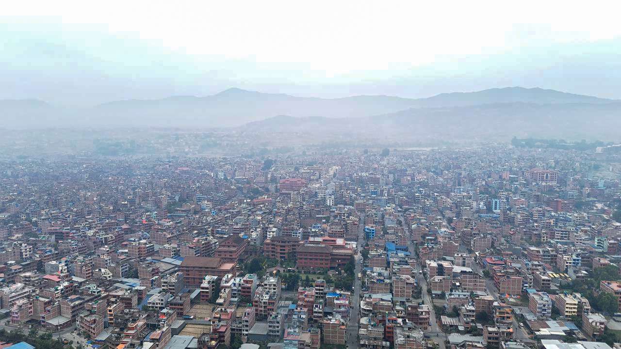 हुस्सु र बादलले ढाकियो भक्तपुर (तस्विरहरू)
