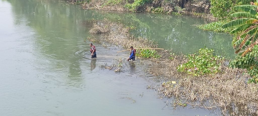 सर्लाहीमा खोलाले बगाएकी बालिका तीन दिनदेखि बेपत्ता, उद्धारमा सशस्त्रको गोताखोर टोली