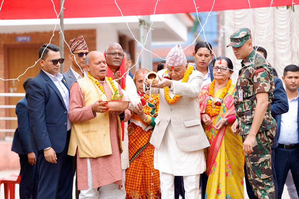 राष्ट्रपति रामचन्द्र पौडेलद्वारा गुह्येश्वरीमा छठी माताको पूजा अर्चना