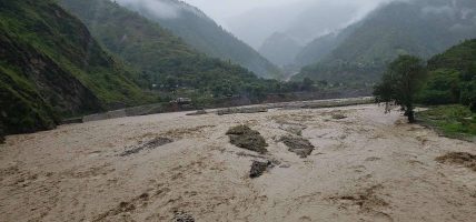 रोशीमा बाढी आउँदा बिपी राजमार्ग बन्द
