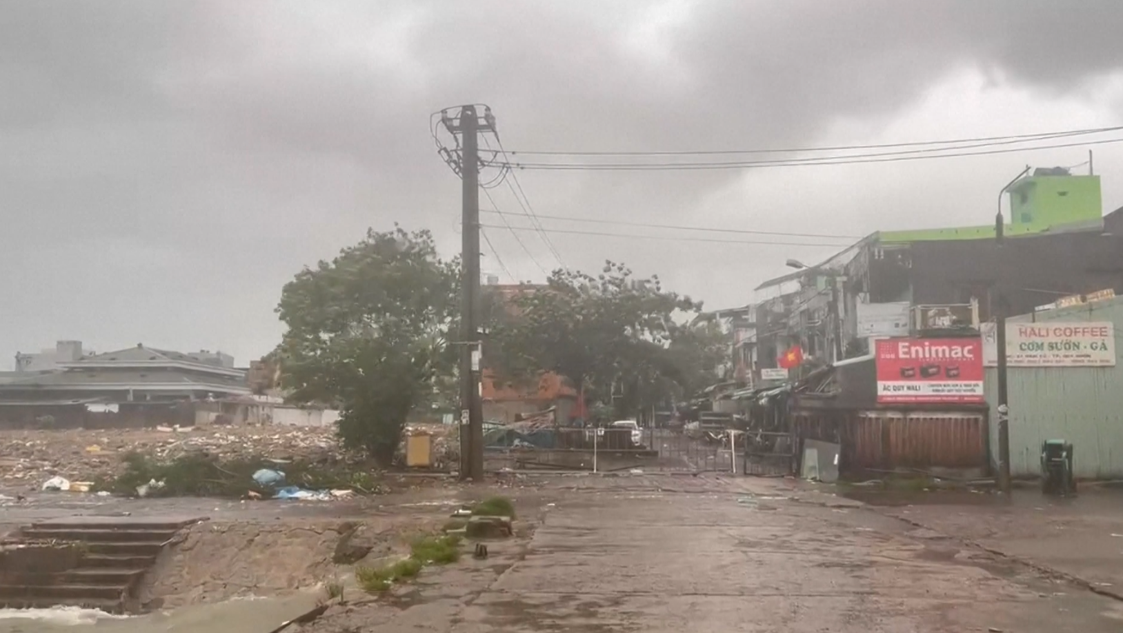 कालमेगी’ आँधीका कारण भियतनाममा वितण्डा, लाखौं घरपरिवार प्रभावित