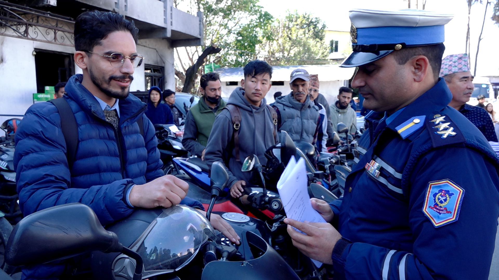 चोरी भएका ५१ ओटा सवारी साधन (मोटरसाइकल र स्कुटर) धनीलाई हस्तान्तरण (भिडियो सहित)