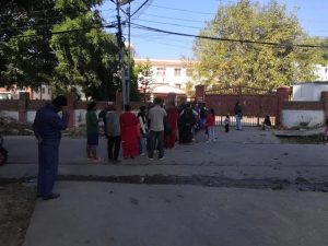 जिल्ला प्रशासन कार्यालय मकवानपुरमा बिहानैदेखि सेवाग्राहीको चाप जिल्ला प्रशासन कार्यालय मकवानपुरमा बिहानैदेखि सेवाग्राहीको चाप