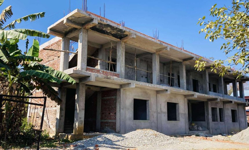 तीन वर्षमा तीन पटक म्याद थपस् स्वास्थ्य चौकी भवन अधुरै