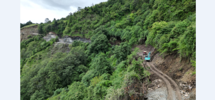 वर्षा र पहिरोले एक दर्जन सडक प्रभावित, नौ राजमार्ग पूर्ण रूपमा अवरुद्ध