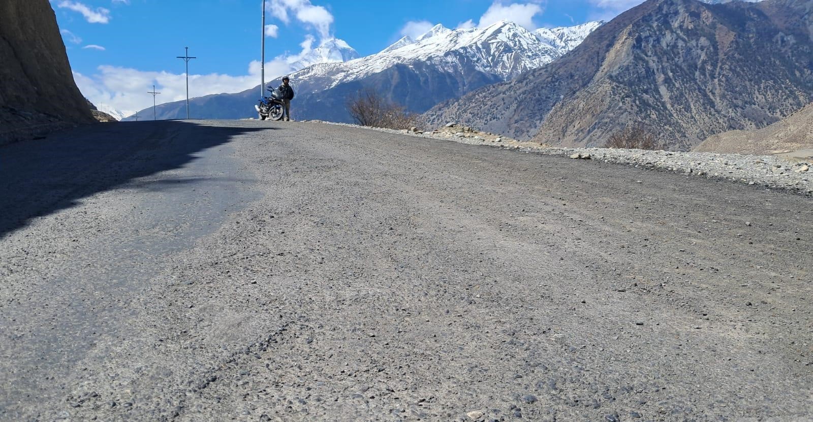लेक लागेर ९ विदेशीसहित १३ जनाको मृत्यु