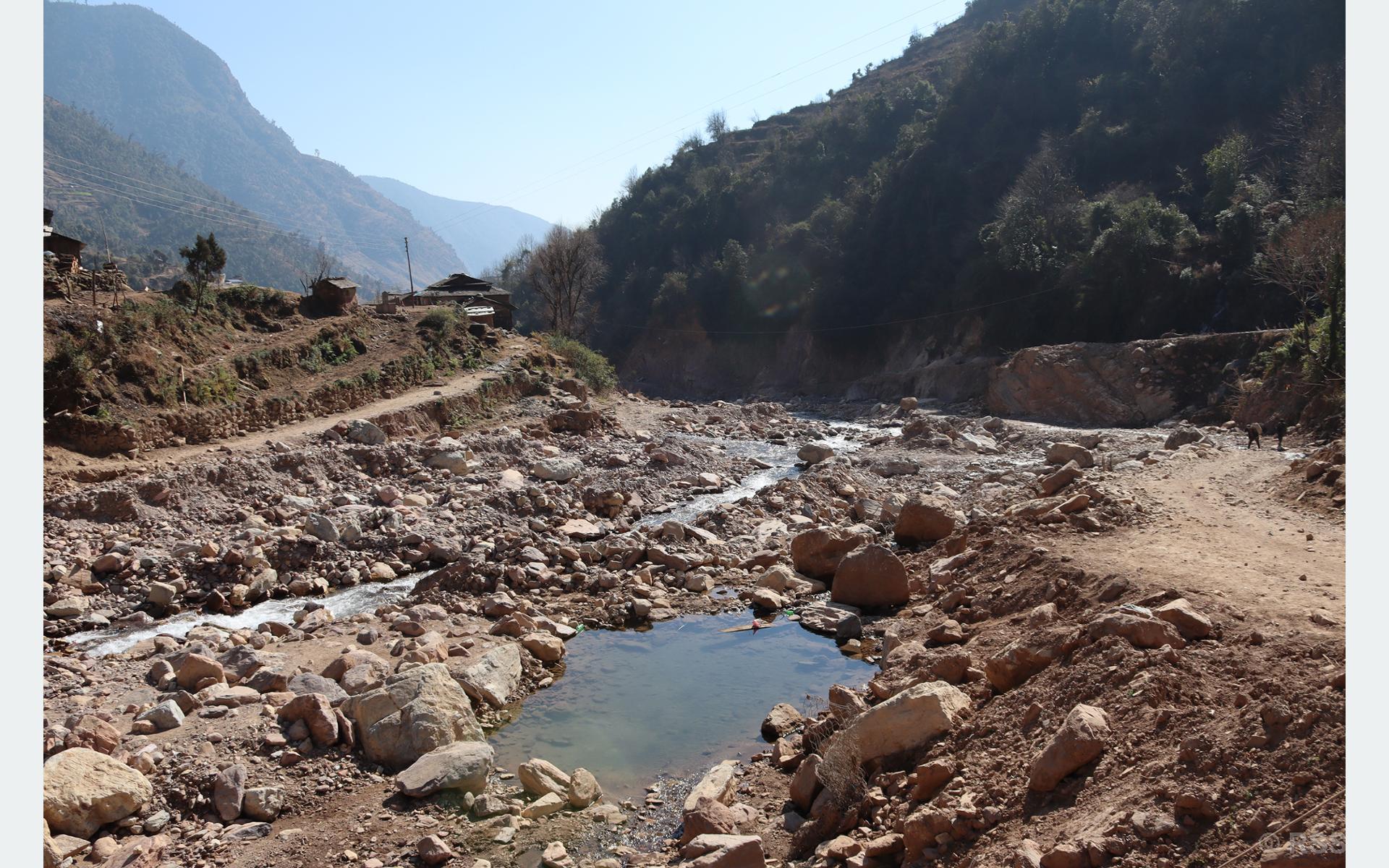 भूजीखोलाका बाढीपीडित अझै राहतकै पर्खाइमा
