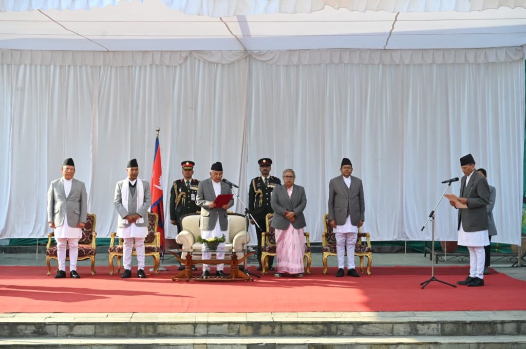 नवनियुक्त मन्त्री शर्माद्वारा पद तथा गोपनीयताको शपथ