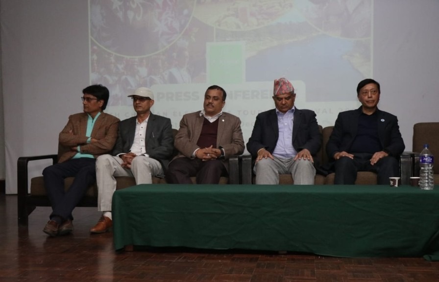 पुस ११ देखि चितवनमा हात्ती तथा पर्यटन महोत्सव