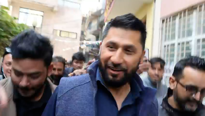 रवि लामिछानेलाई प्रश्न : लौरो टेक्ने कि घण्टी बजाउने ? (भिडियो सहित)