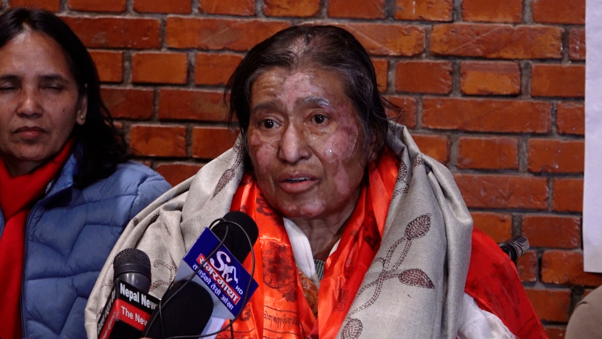 झलनाथकी धर्मपत्नी रविलक्ष्मीले भनिन् : हिटलरको ग्याँस चेम्बर फसेजस्तो भयो (भिडियो सहित)
