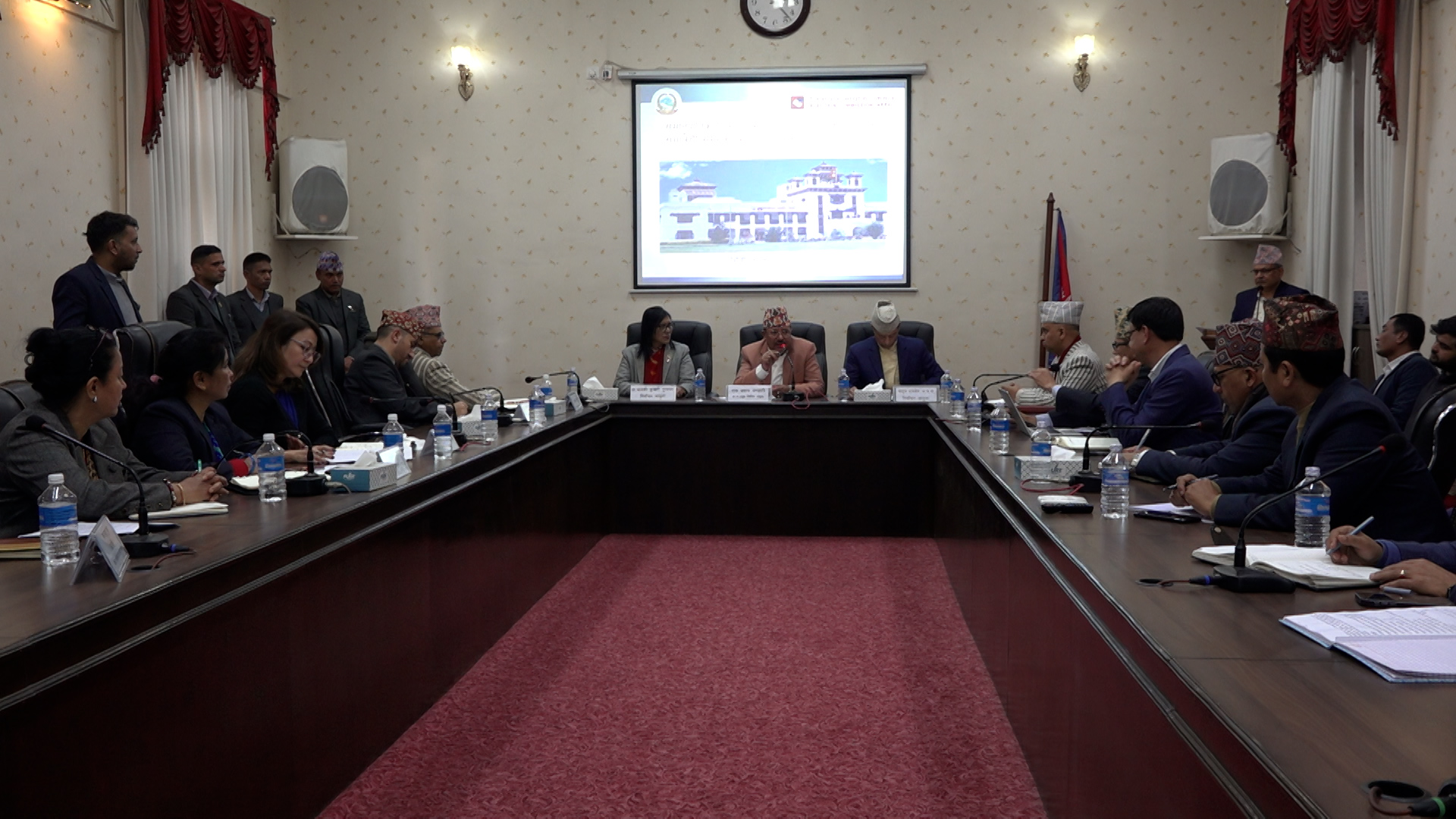 मन्त्रीहरुले आयोगलाई भने : निर्वाचनको वातावरण बढाउनु भएकोमा धन्यवाद