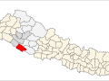 उच्च तापक्रममा टिनको छानामुनि बालबालिका पढ्न बाध्य