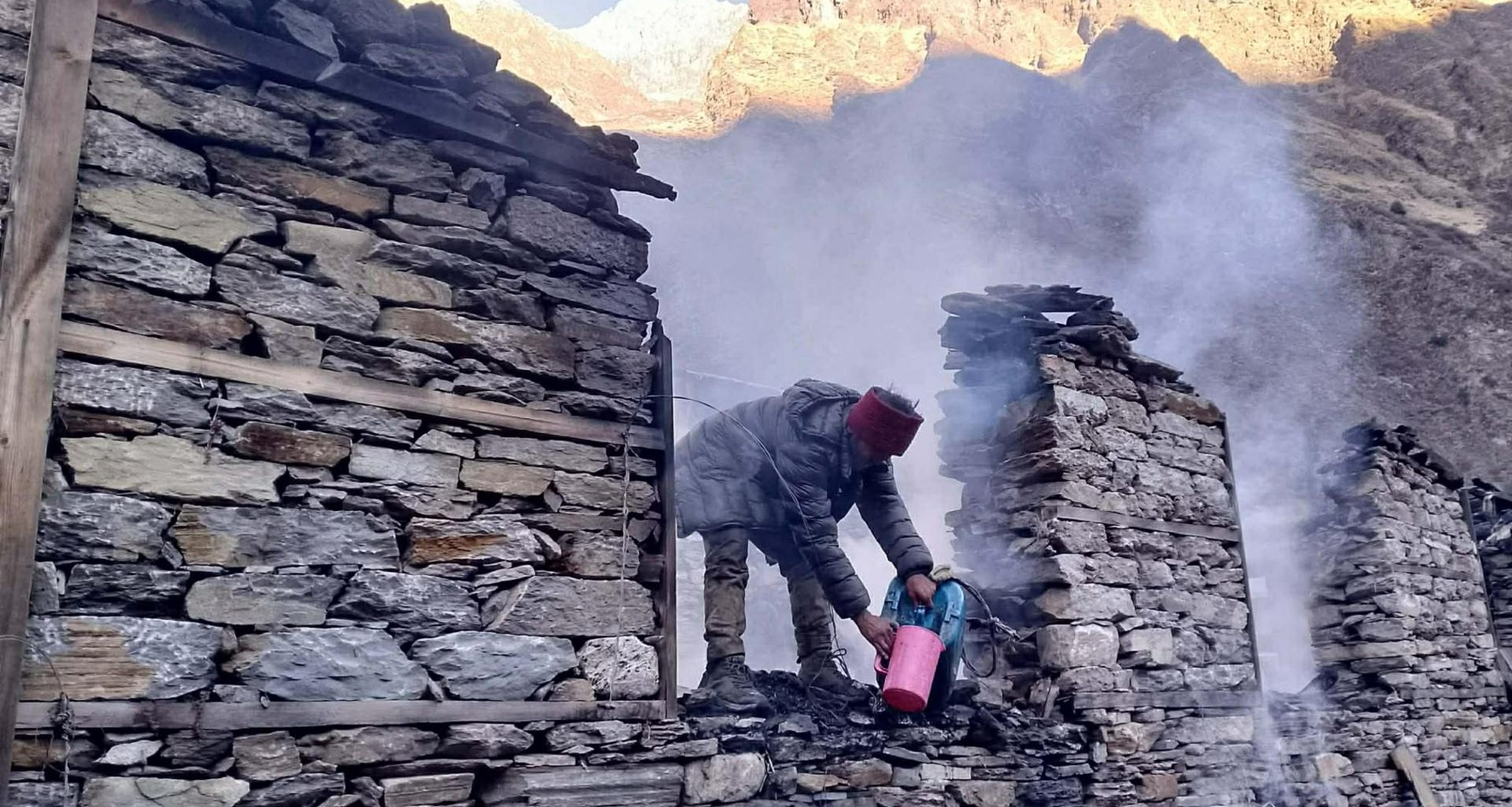 दिल्ली होटल आगलागी : २१ को मृत्यु