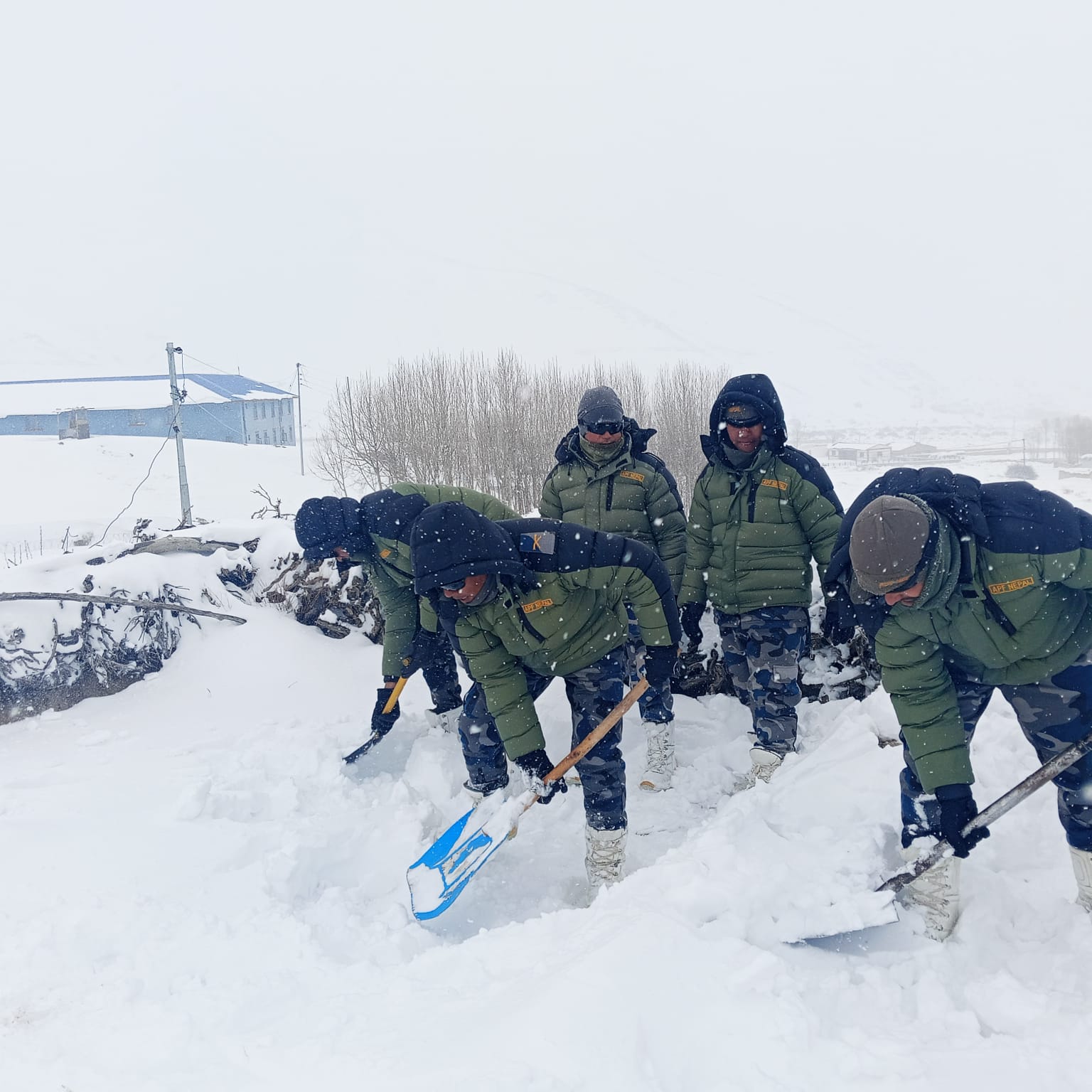 हिउँ पन्छाइएपछि साङ्ता मतदान केन्द्र जाने सडक सञ्चालनमा