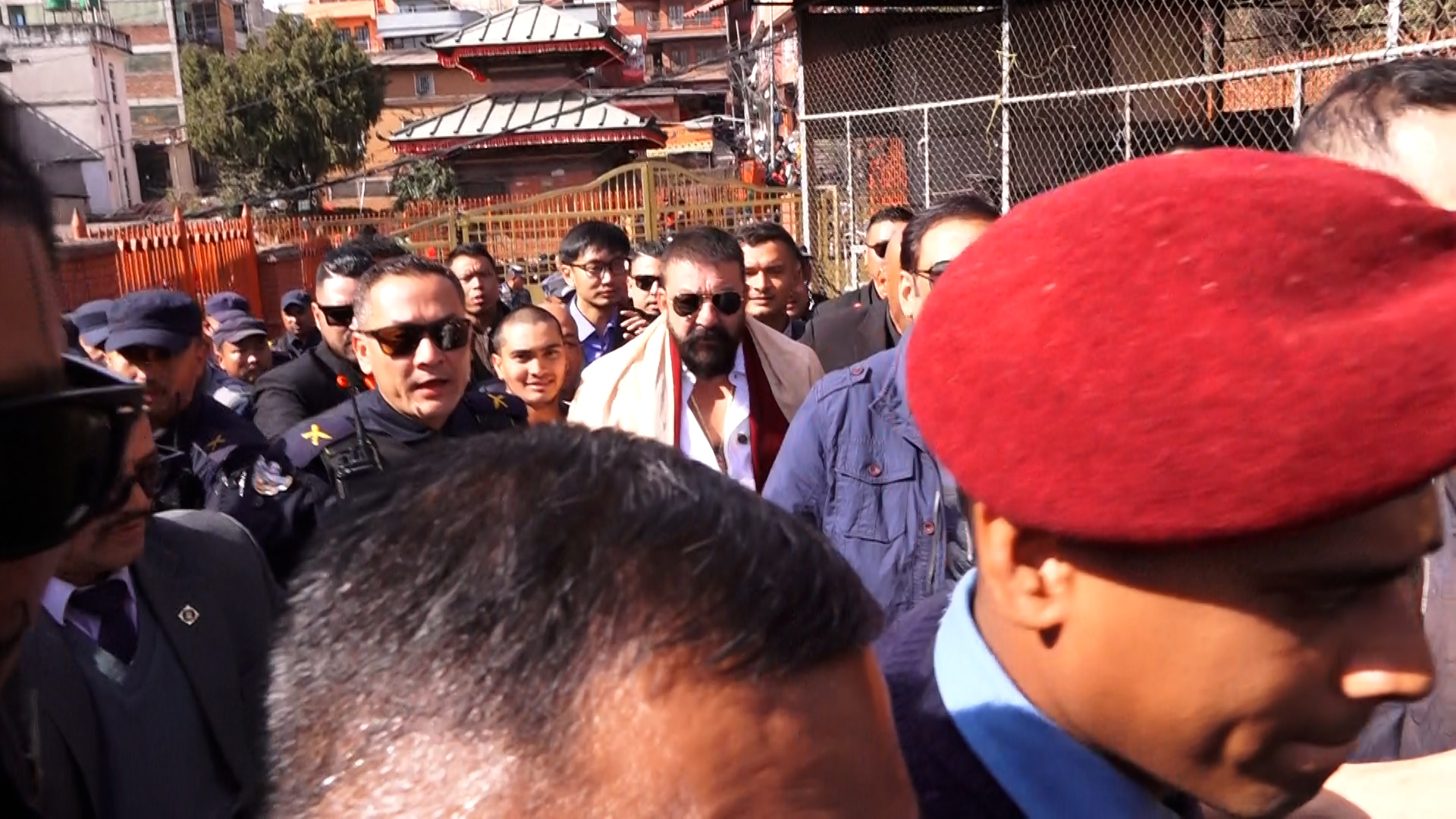वलिउड अभिनेता सञ्जय दत्तद्वारा पशुपतिनाथ दर्शन (भिडियो सहित)
