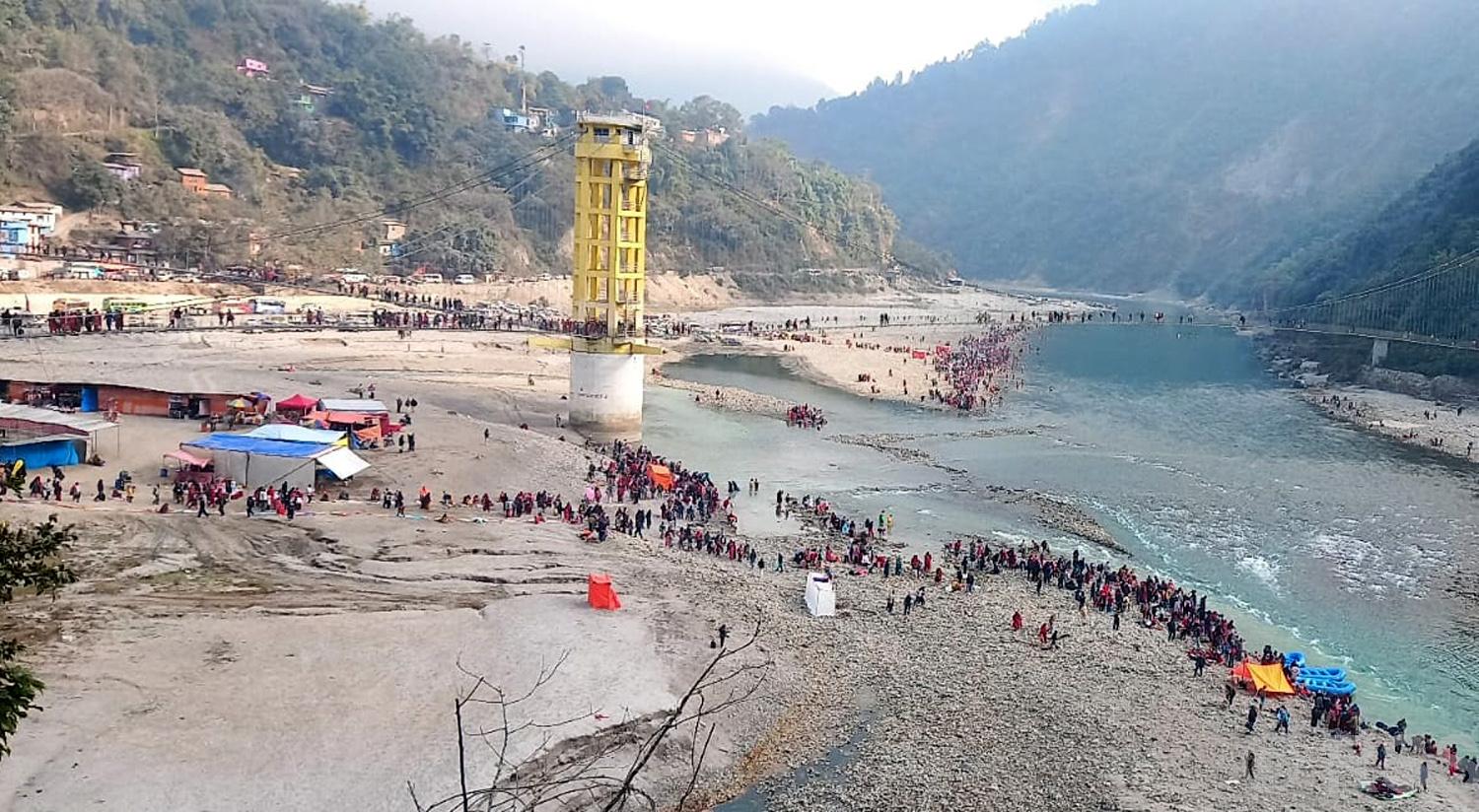 रिडी मेलाको आकर्षण कृत्रिम ड्याममा ‘डुङ्गा’