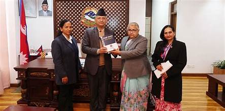 प्रधानमन्त्रीलाई कानुन आयोगको जानकारी