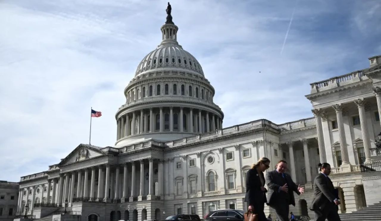 अमेरिकी संसद्मा सरकारी कामकाज ठप्प अन्त्यका लागि मतदान हुने