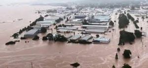 सिड्नीमा बाढीमा फसेका ४० जनाको उद्धार