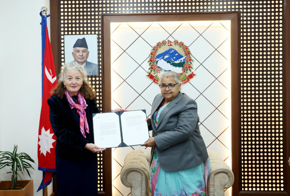 प्रधानमन्त्री कार्कीसमक्ष ओहदाको प्रमाणपत्र पेस