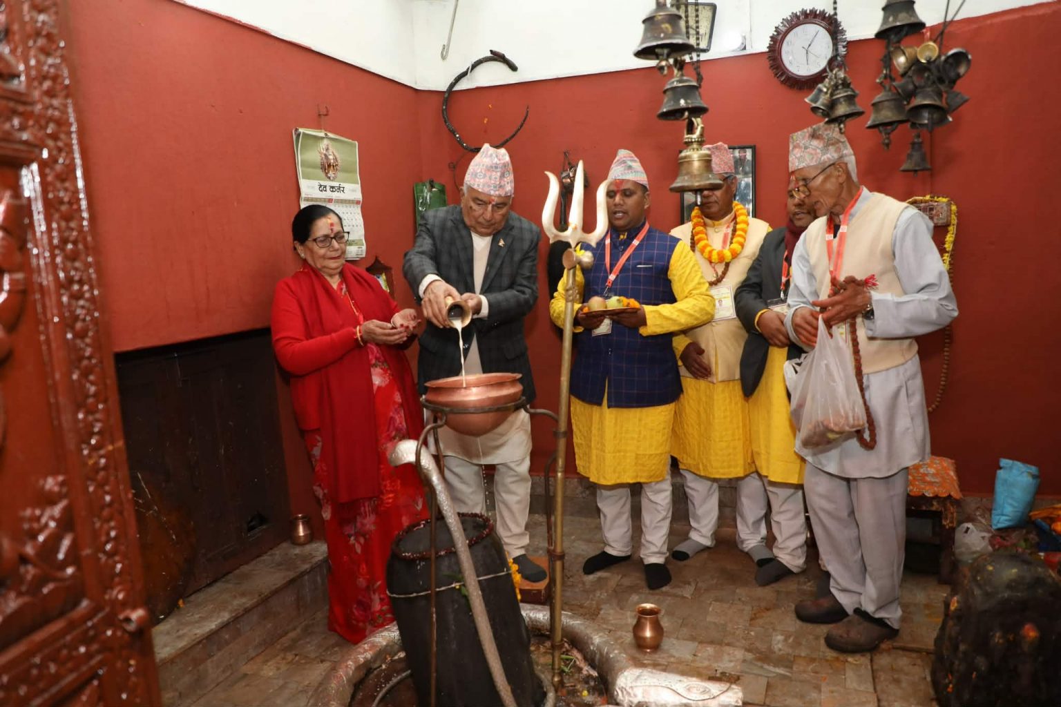 राष्ट्रपति पौडेलद्वारा भण्डारेश्वर महादेवको दर्शन
