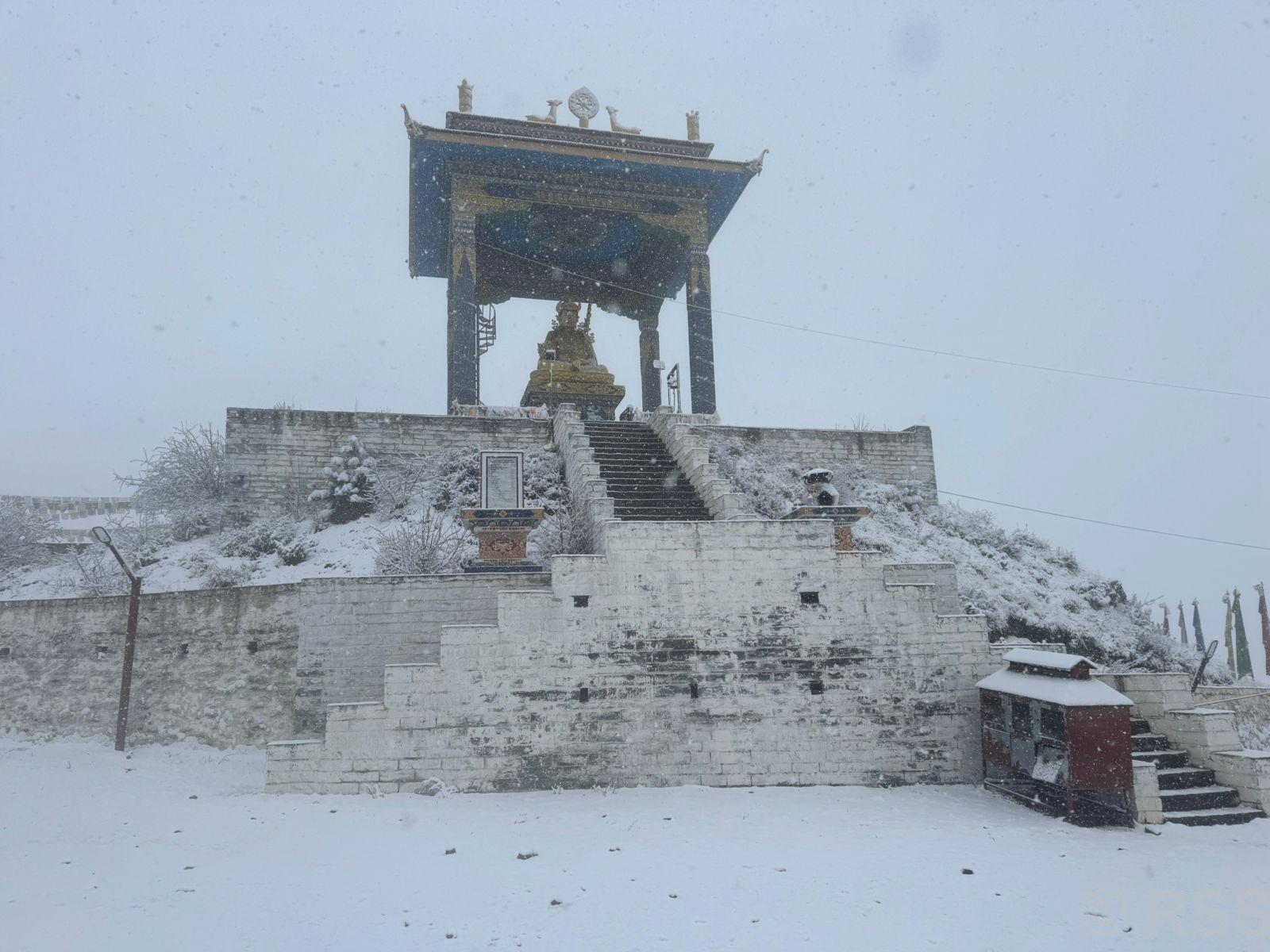 मुक्तिक्षेत्रमा भारी हिमपात