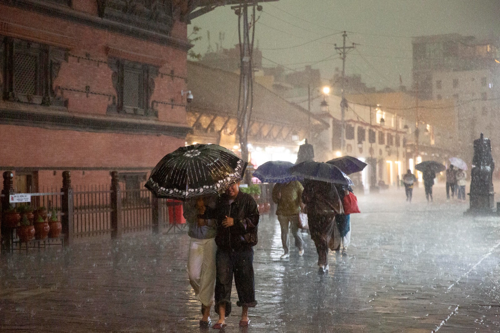 काठमाडौंसहित विभिन्न जिल्लामा वर्षा सुरु