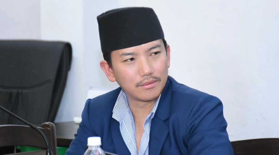 इलाम–२ एमालेका नेम्वाङको अगाडि