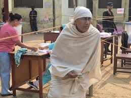 बाँकेमा किरियापुत्रीद्वारा मतदान