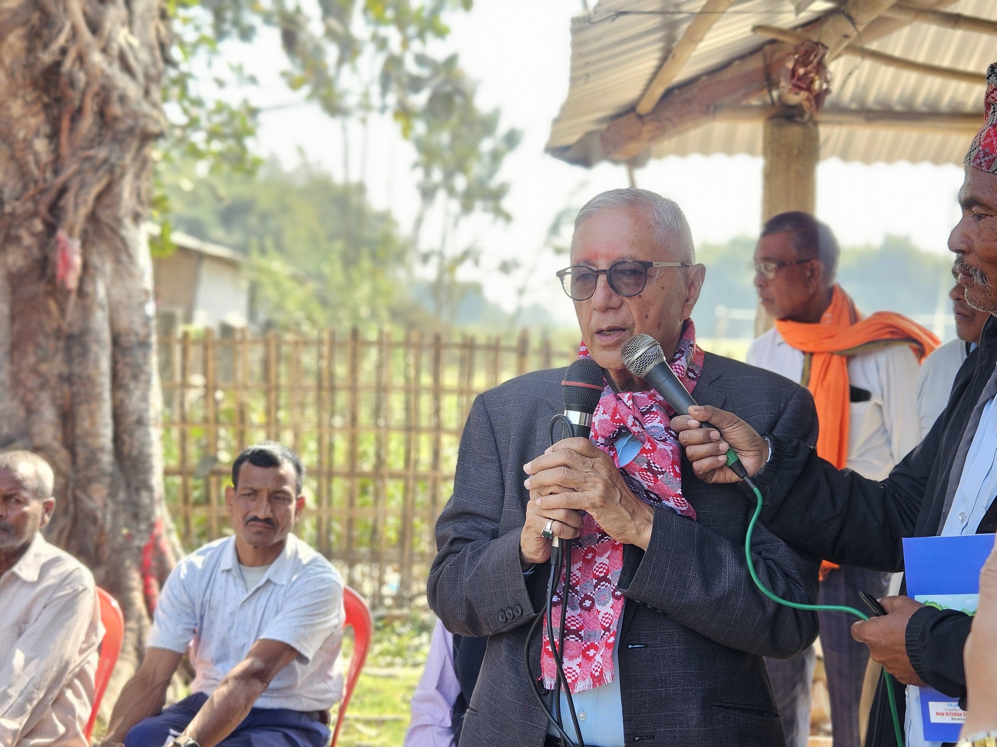 बहुजन पार्टी अध्यक्ष, नेकपा प्रदेश सदस्यसहित डेढसय कांग्रेसमा, डा.कोइरालालाई सघाउने