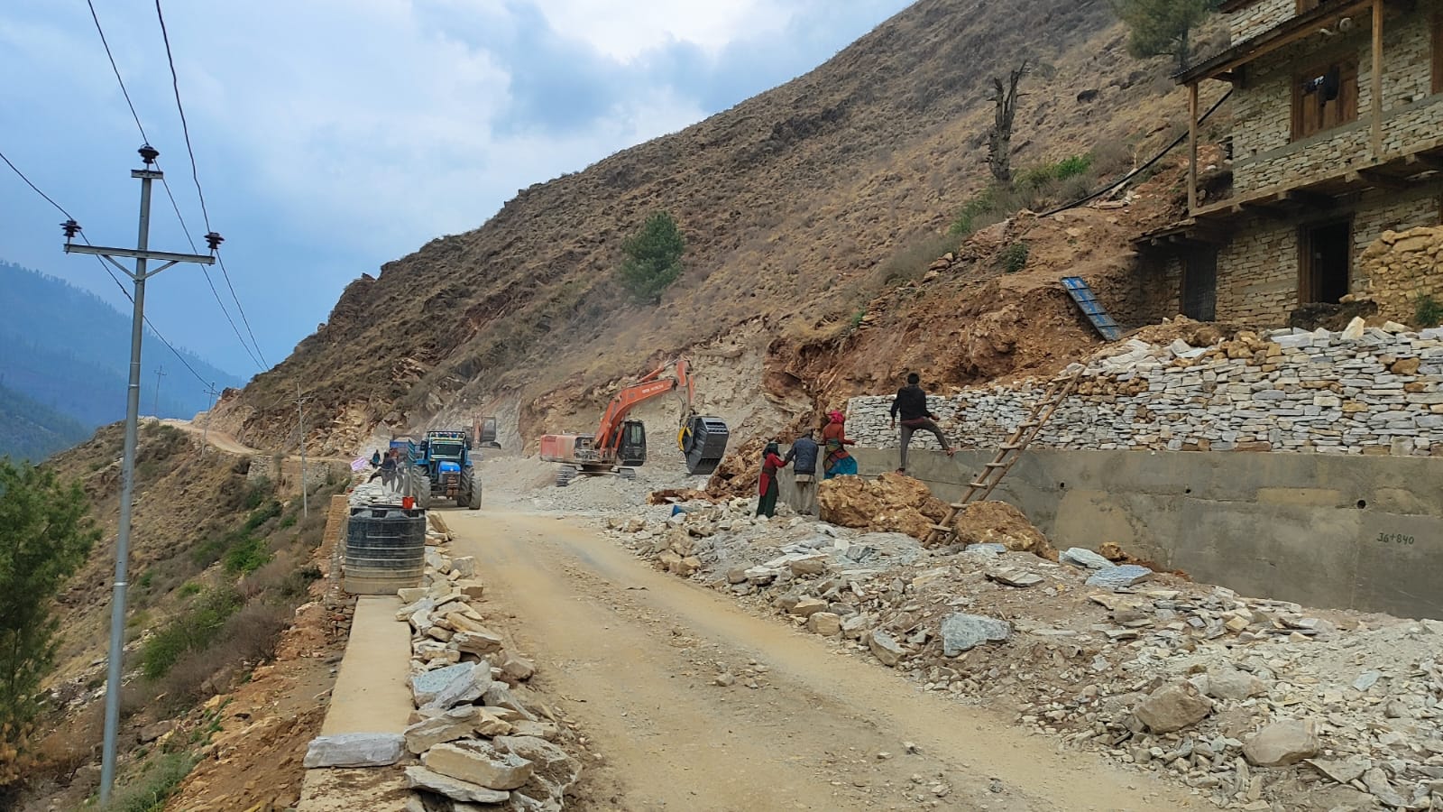 नाग्म–गमगढी सडक कालोपत्र गर्न ठेक्का आह्वान