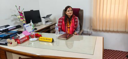 स्वास्थ्य मन्त्री निशा मेहताले गरिन् पदबहाली