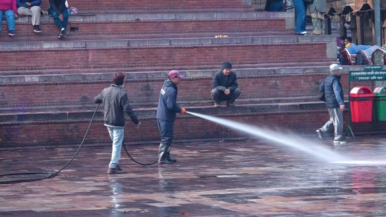बसन्तपुरमा होलीपछिको सरसफाइ (फोटोफिचर)
