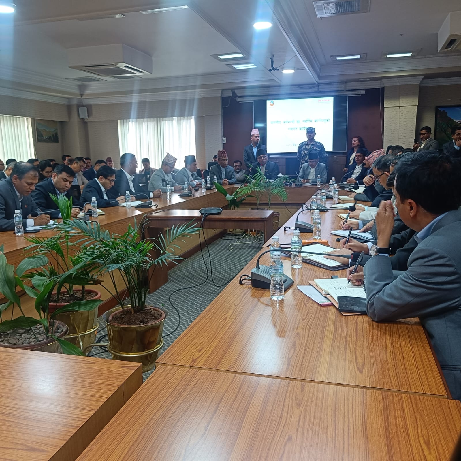 सिंहदरबारमा नयाँ सरकारको पहिलो मन्त्रिपरिषद बैठक