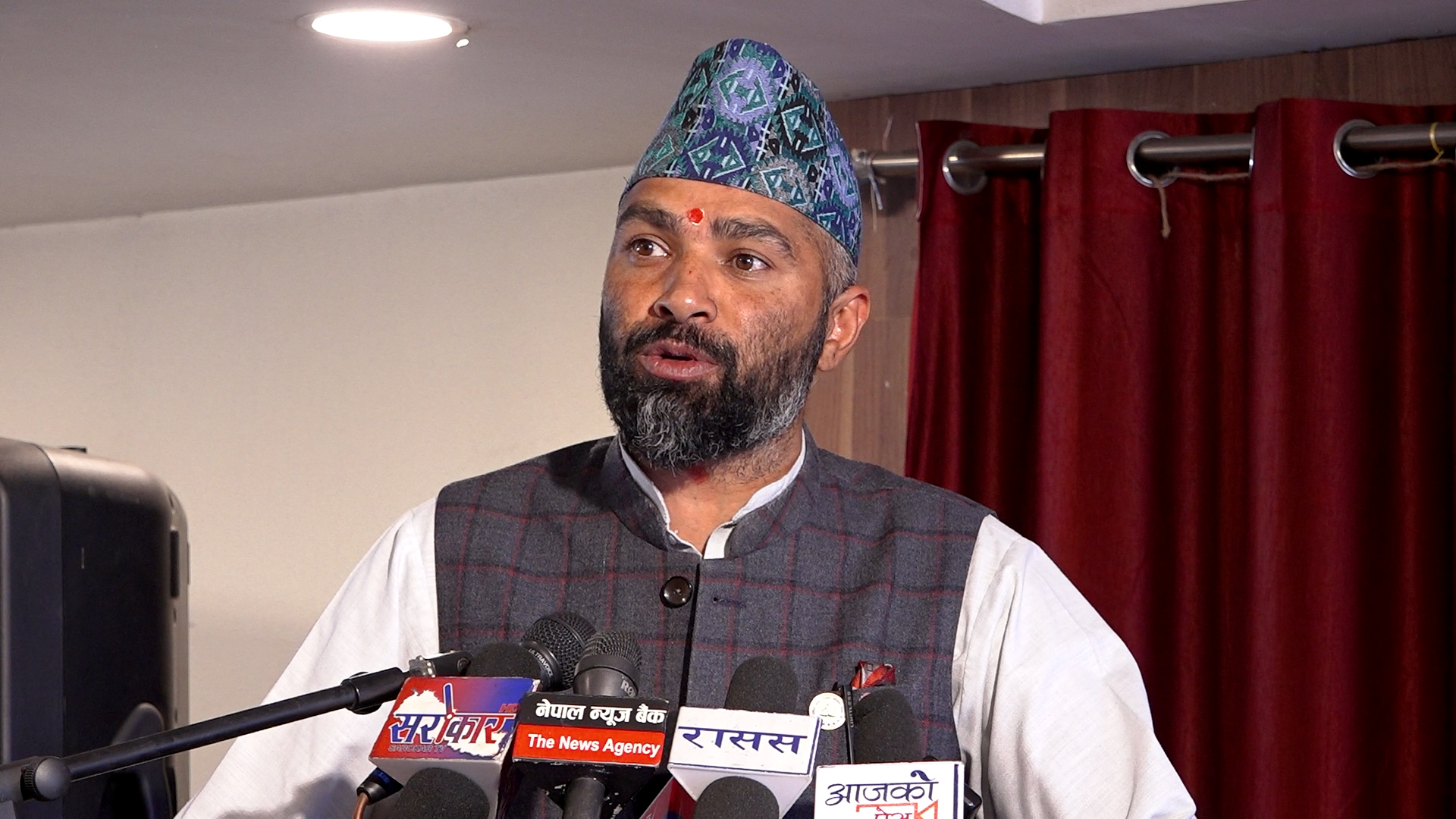 स्वतन्त्र उम्मेदवार माण्डव्यको आरोप : ‘स्वतन्त्र राजनीति हाइज्याक भयो, चुनावले नयाँ निकास दिँदैन’ (भिडियो सहित)