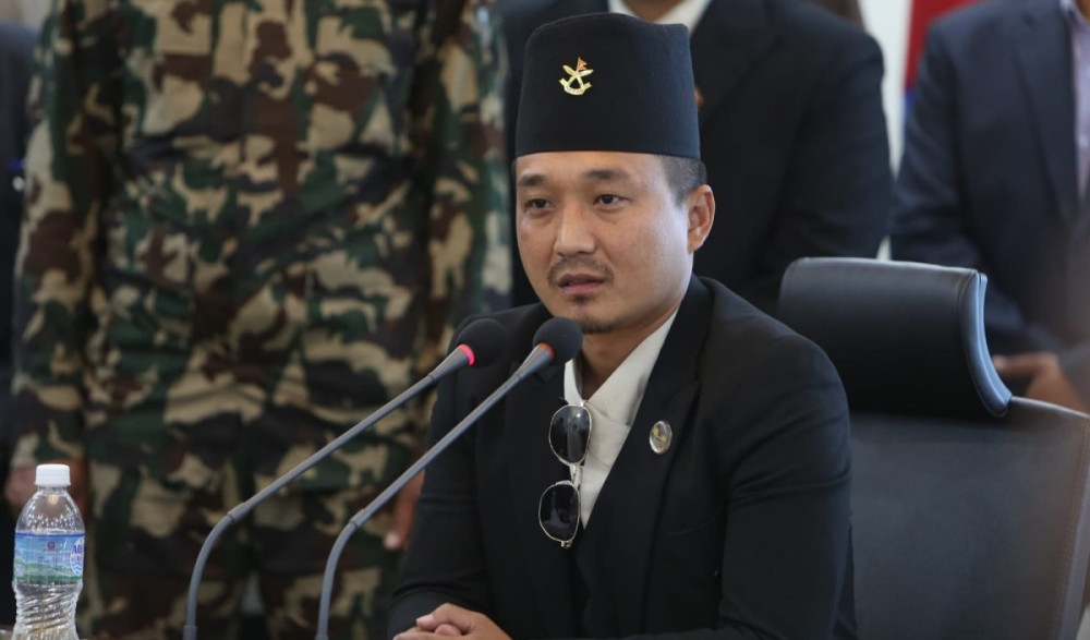 सेवा प्रवाह सरल र भ्रष्टाचारप्रति शून्य सहनशीलता अपनाउन गृहमन्त्री गुरुङको निर्देशन