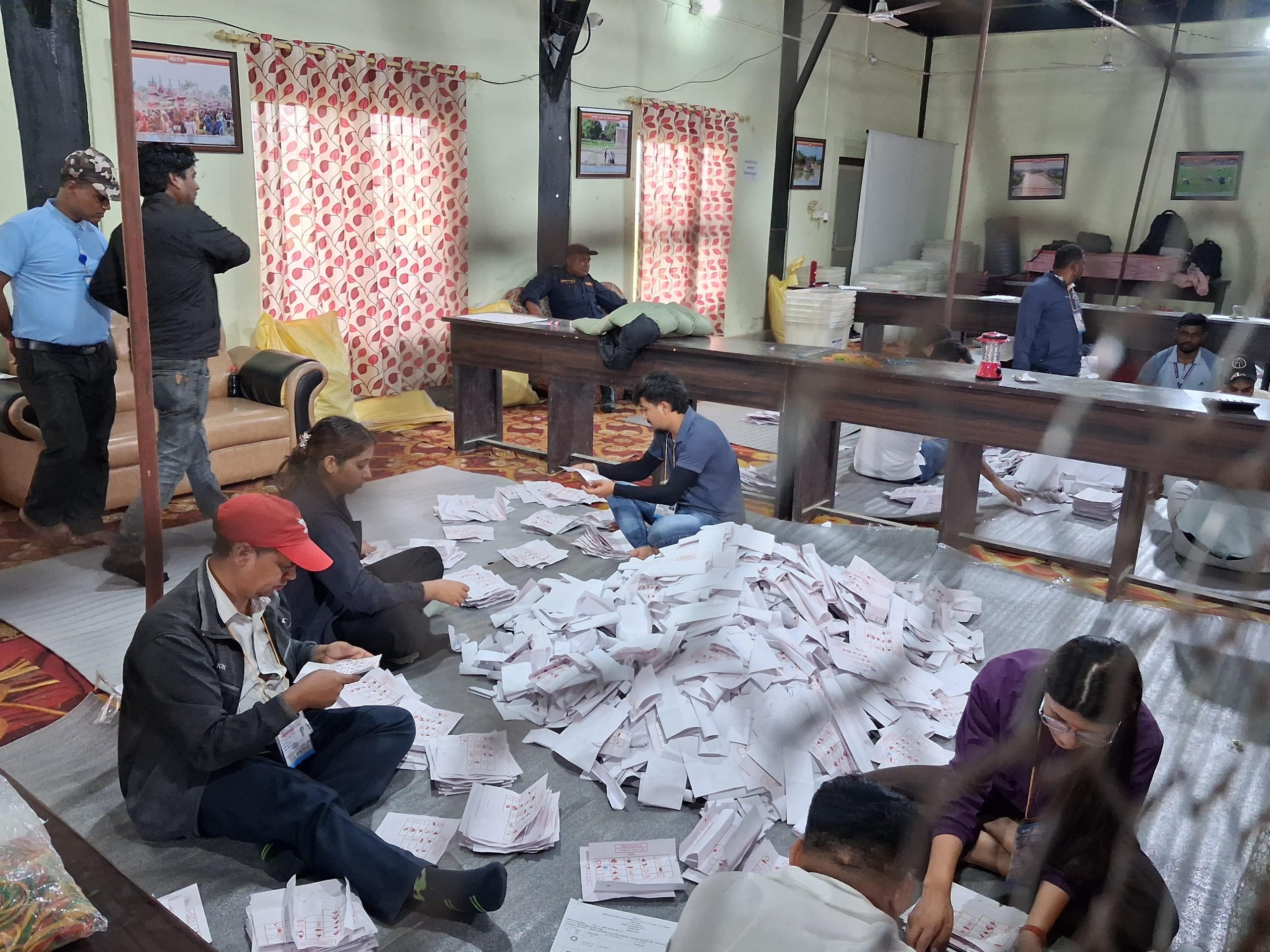 प्रतिनिधिसभा निर्वाचन मतगणना जारी : रुपन्देहीका पाँचवटै क्षेत्रमा रास्वपा अग्रस्थानमा