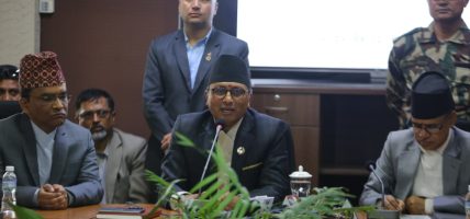 सुशासन, सेवा प्रवाह सुधार र पूर्वाधार निर्माणमा केन्द्रित हुन अर्थमन्त्री वाग्लेको निर्देशन