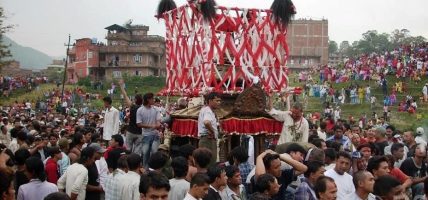 पच्चीस सय वर्ष पुरानो चण्डेश्वरी जात्राः देवताको रक्षार्थ खुसीयालीको