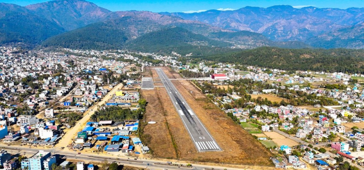 ‘अटोचालक महिलासँग ट्राफिक प्रहरी’
