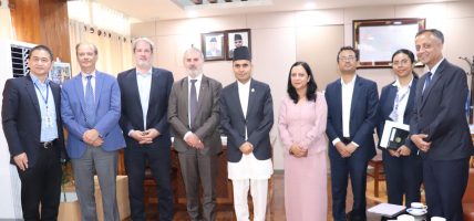 सञ्चारमन्त्री तिमिल्सिनासँग एडिबी नेपालका निर्देशक कोस्वाको शिष्टाचार भेटवार्ता