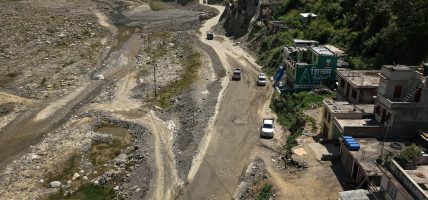 बाढीले शनिबारदेखि ठप्प बीपी राजमार्ग खुल्यो